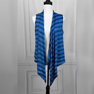 Striped handkerchief vest 🖤